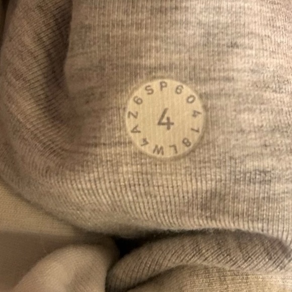 Lululemon Coast Easy Wrap- Heathered Grey Athletic Jacket- Size 4 - Picture 10 of 14